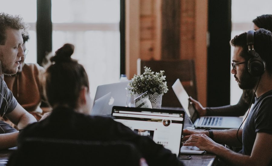 header contatti deda value